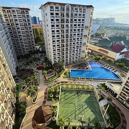 Extremeli Suites Manila Powered By Cocotel Exterior foto