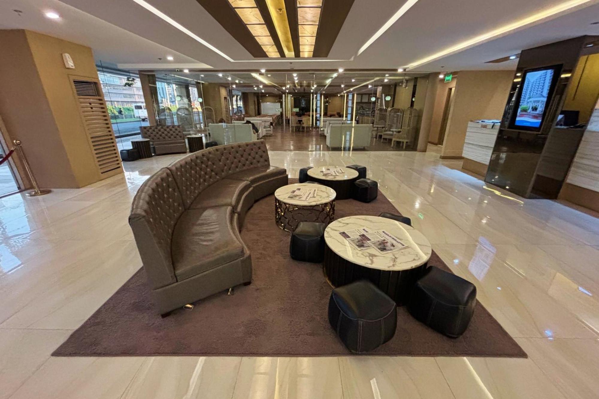 Extremeli Suites Manila Powered By Cocotel Exterior foto