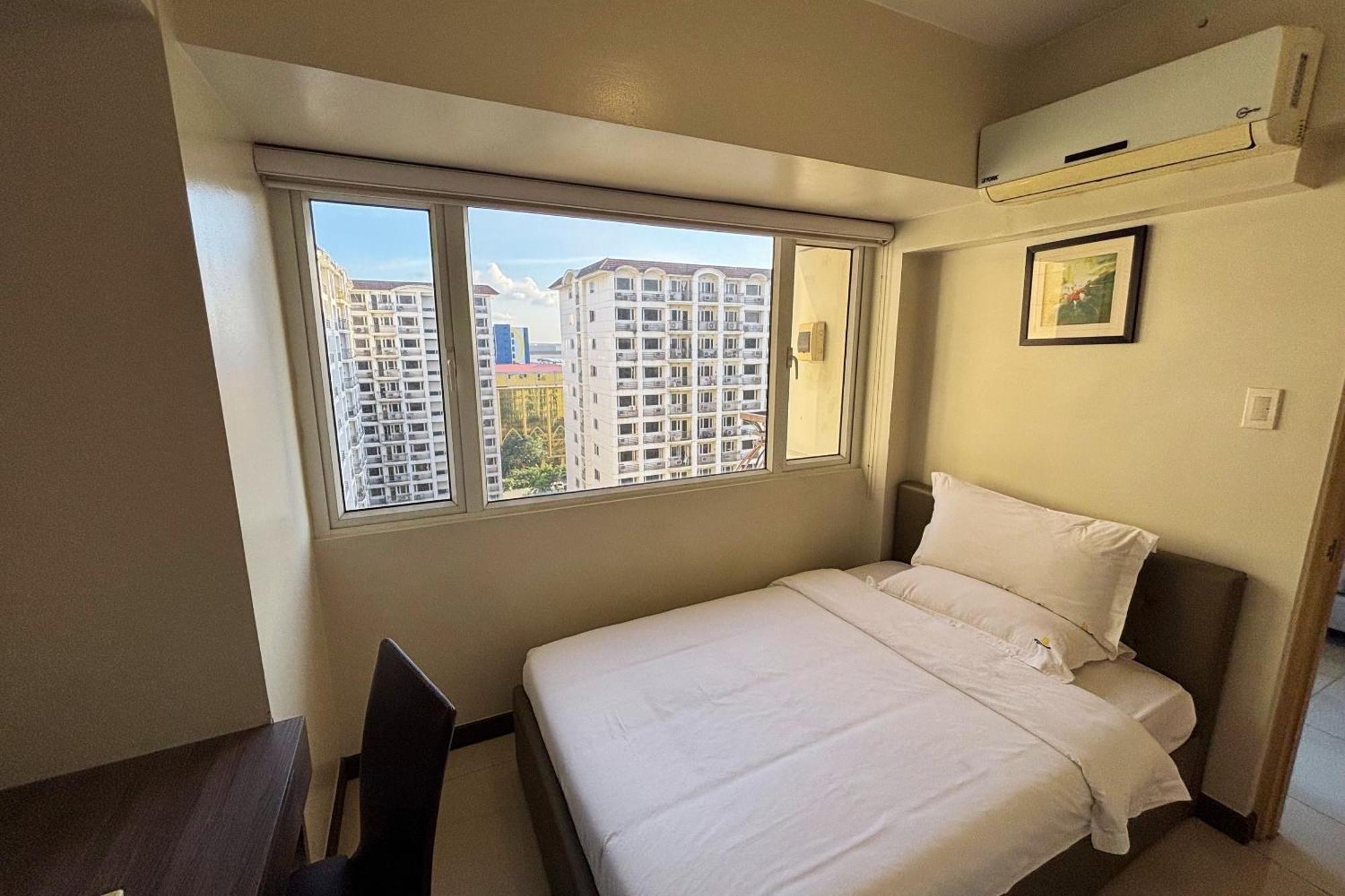 Extremeli Suites Manila Powered By Cocotel Exterior foto